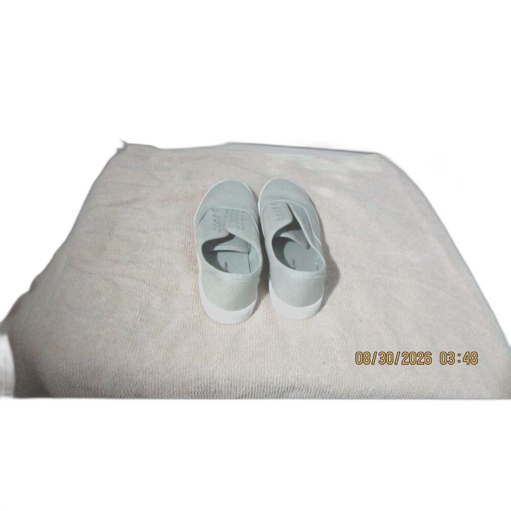 Time and Tru Sneakers